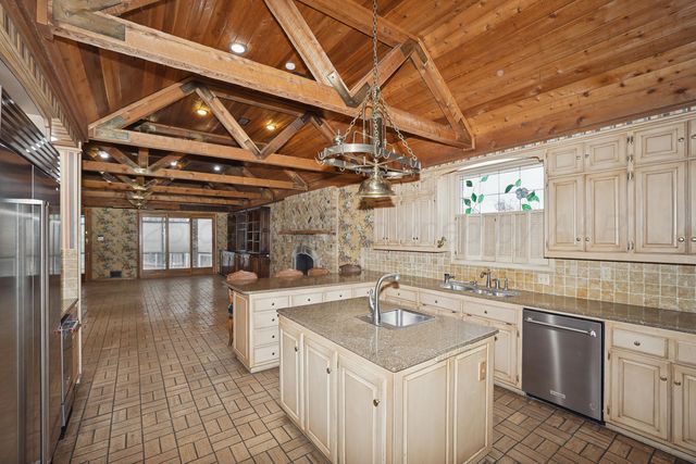 7216 VERSAILLES Drive, Amarillo, TX 79121