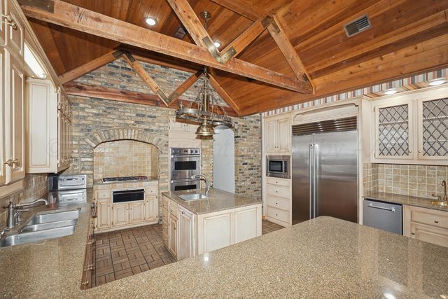 7216 VERSAILLES Drive, Amarillo, TX 79121