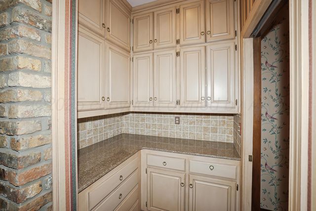 7216 VERSAILLES Drive, Amarillo, TX 79121