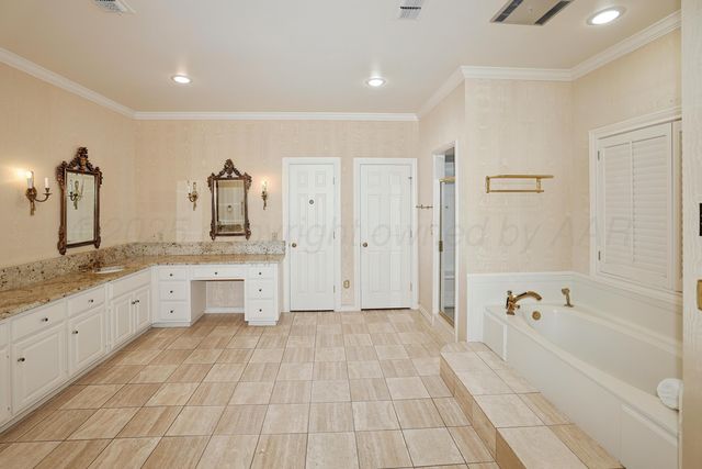 7216 VERSAILLES Drive, Amarillo, TX 79121