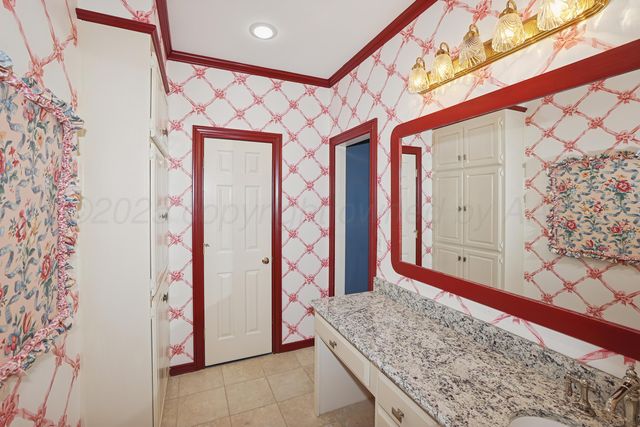 7216 VERSAILLES Drive, Amarillo, TX 79121