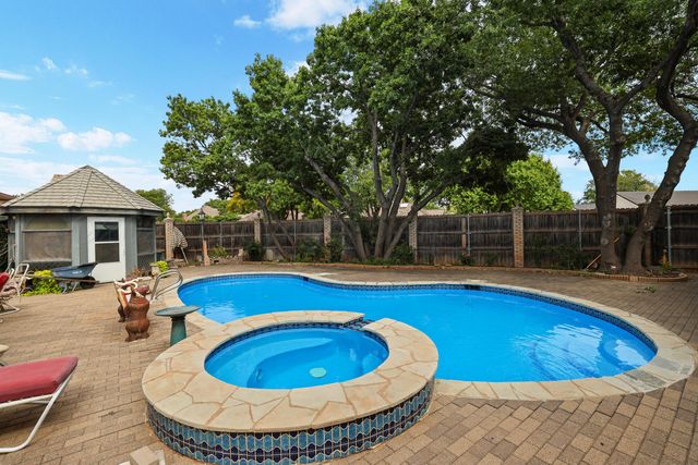 7216 VERSAILLES Drive, Amarillo, TX 79121