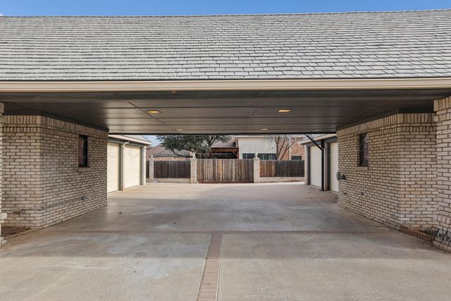 7216 VERSAILLES Drive, Amarillo, TX 79121