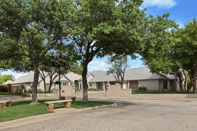 7216 VERSAILLES Drive, Amarillo, TX 79121