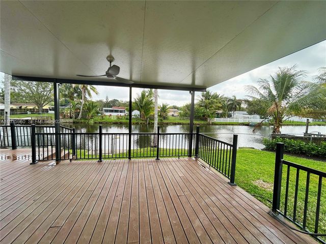 5032 SW 94th Ave, Cooper City, FL 33328