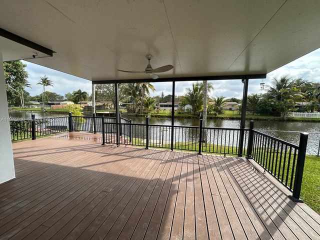 5032 SW 94th Ave, Cooper City, FL 33328