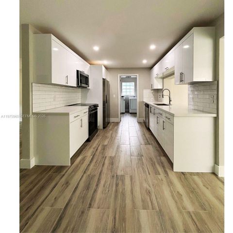 5032 SW 94th Ave, Cooper City, FL 33328