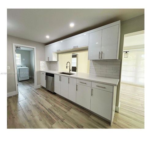 5032 SW 94th Ave, Cooper City, FL 33328