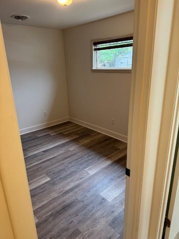 210 E Main St, Waverly, TN 37185