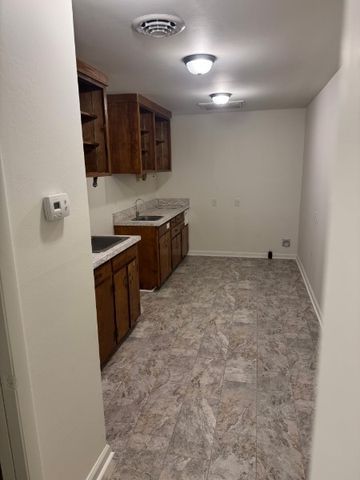 210 E Main St, Waverly, TN 37185