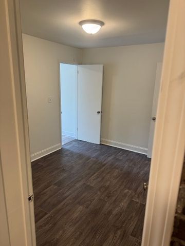 210 E Main St, Waverly, TN 37185