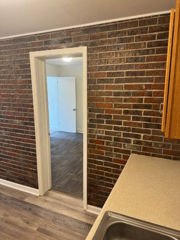 210 E Main St, Waverly, TN 37185