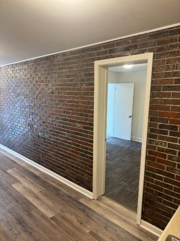 210 E Main St, Waverly, TN 37185