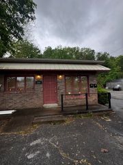 210 E Main St, Waverly, TN 37185