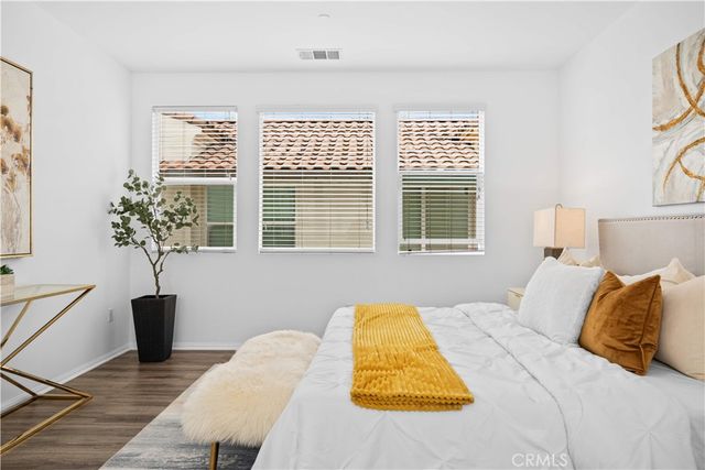 145 Mongoose, Irvine, CA 92618