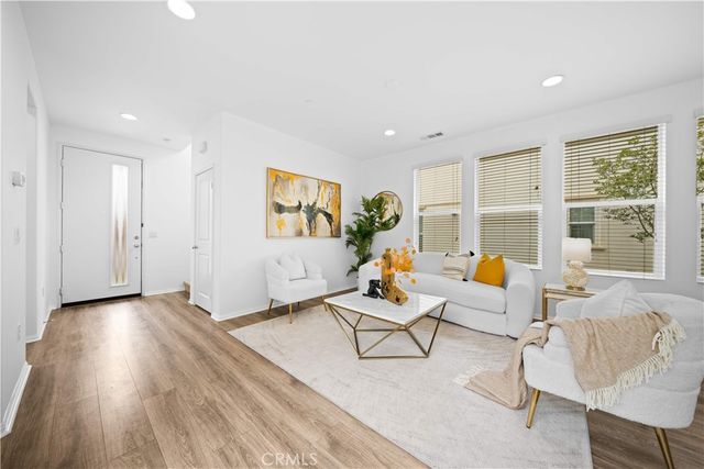 145 Mongoose, Irvine, CA 92618