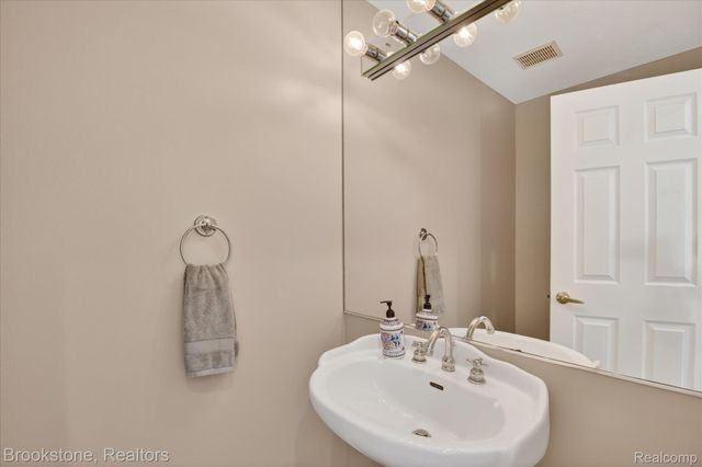 1331 Davis Avenue, Birmingham, MI 48009