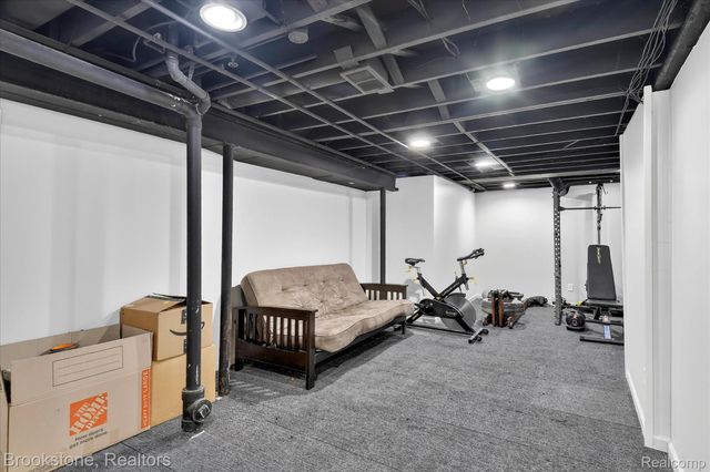 1331 Davis Avenue, Birmingham, MI 48009