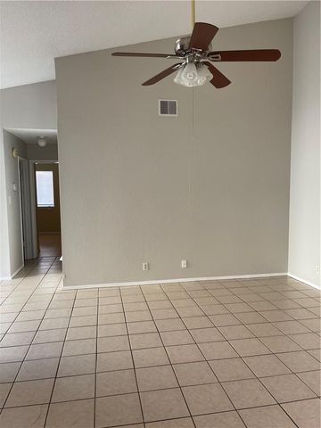 8704 Pineridge DR A, Austin, TX 78729
