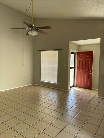 8704 Pineridge DR A, Austin, TX 78729