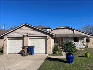 8704 Pineridge DR A, Austin, TX 78729