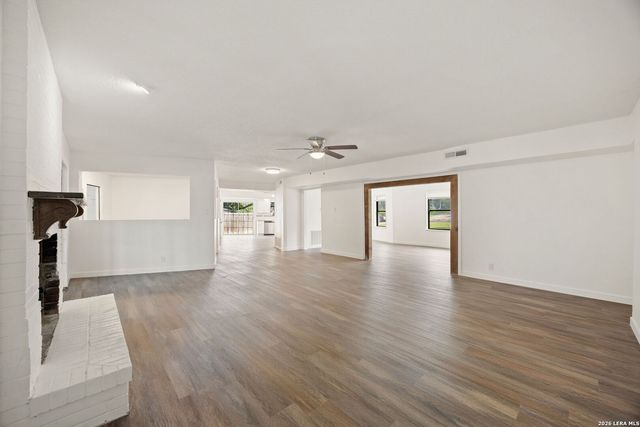 132 Rilla Vista, San Antonio, TX 78216