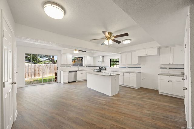 132 Rilla Vista, San Antonio, TX 78216