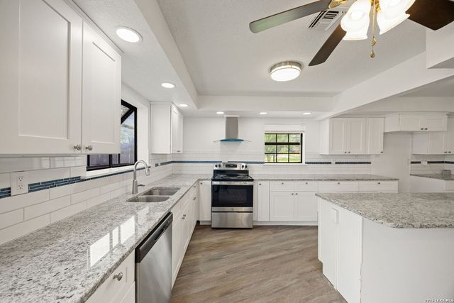 132 Rilla Vista, San Antonio, TX 78216