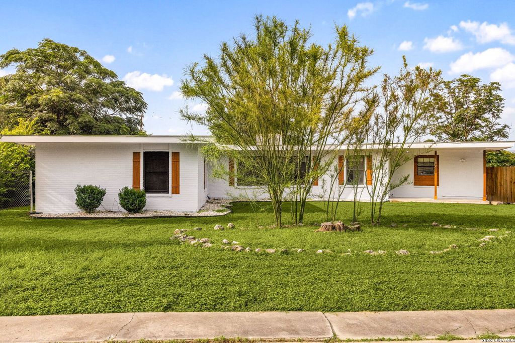 132 Rilla Vista, San Antonio, TX 78216