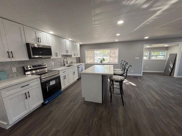 5010 NW 2nd Avenue NW, Deerfield Beach, FL 33064