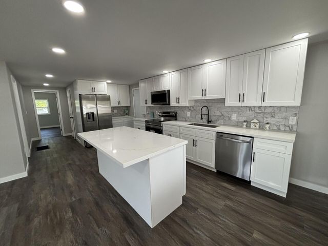 5010 NW 2nd Avenue NW, Deerfield Beach, FL 33064