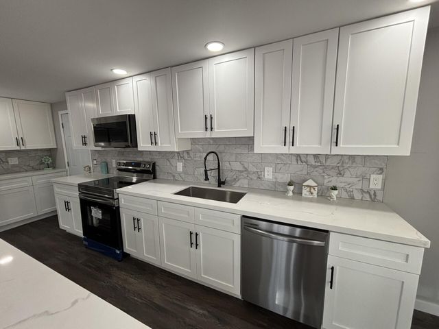 5010 NW 2nd Avenue NW, Deerfield Beach, FL 33064