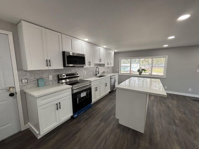 5010 NW 2nd Avenue NW, Deerfield Beach, FL 33064