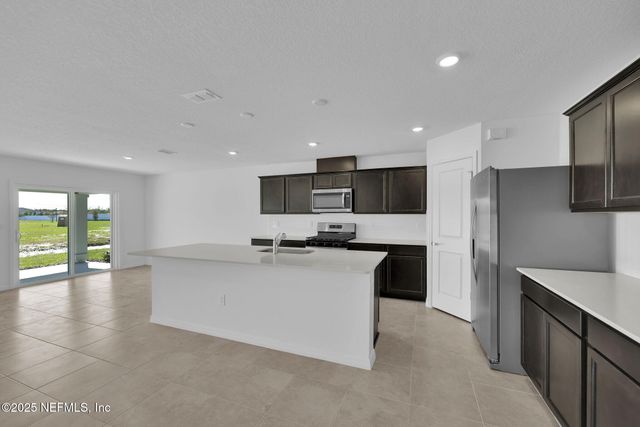 7076 SANDPERCH Street, Jacksonville, FL 32244