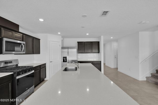 7076 SANDPERCH Street, Jacksonville, FL 32244
