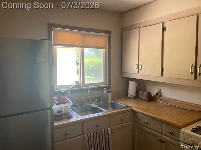 451 3rd Avenue, Pontiac, MI 48340