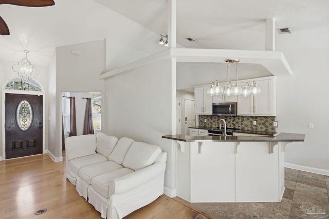 5316 Wesleyan Dr, Pace, FL 32571