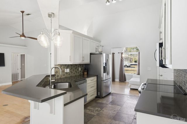 5316 Wesleyan Dr, Pace, FL 32571