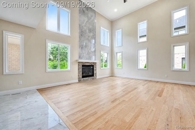 5555 Holm Street, Troy, MI 48085