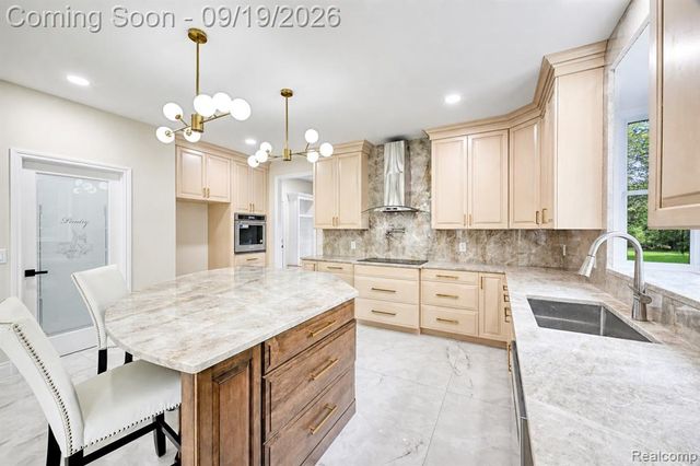 5555 Holm Street, Troy, MI 48085