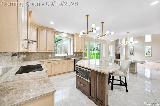 5555 Holm Street, Troy, MI 48085
