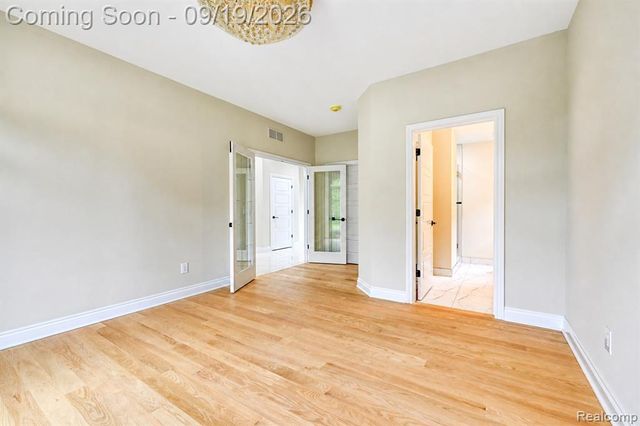 5555 Holm Street, Troy, MI 48085