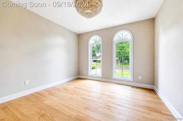 5555 Holm Street, Troy, MI 48085