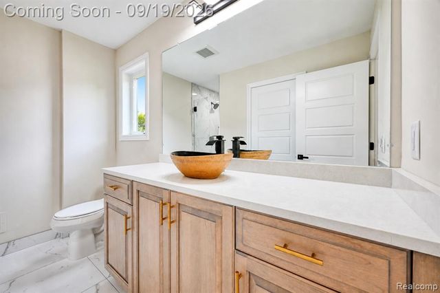 5555 Holm Street, Troy, MI 48085