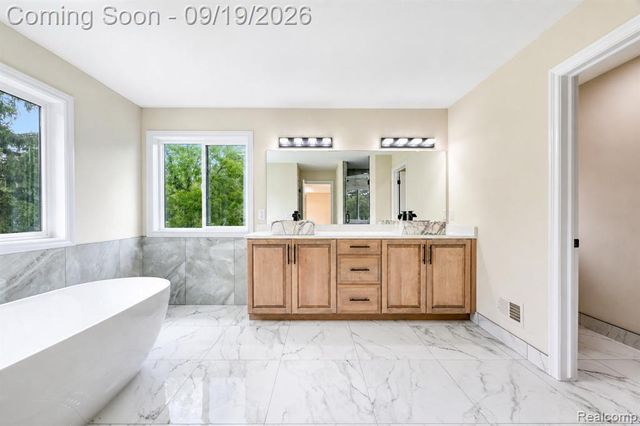 5555 Holm Street, Troy, MI 48085