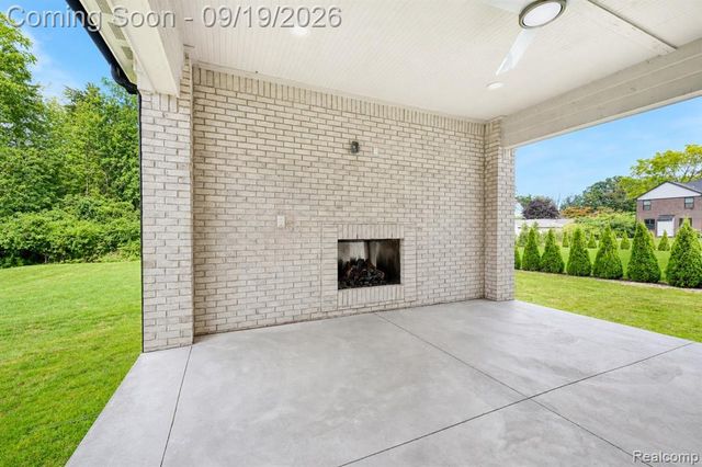 5555 Holm Street, Troy, MI 48085