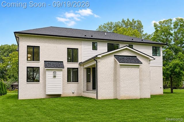 5555 Holm Street, Troy, MI 48085