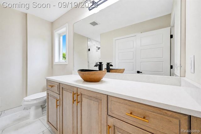 5555 Holm Street, Troy, MI 48085