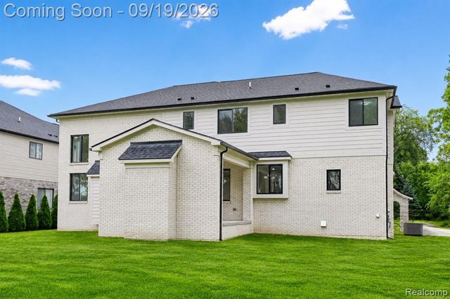 5555 Holm Street, Troy, MI 48085