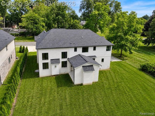 5555 Holm Street, Troy, MI 48085